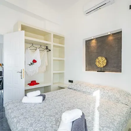 Rhenea Apartment Imerovigli (Santorini)