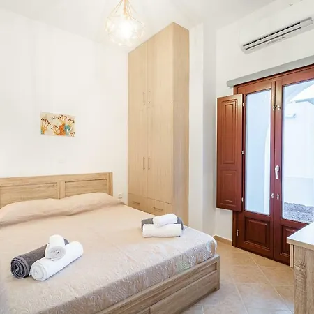 Apartment Rhenea Imerovigli (Santorini)
