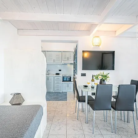 Apartment Rhenea Imerovigli (Santorini)
