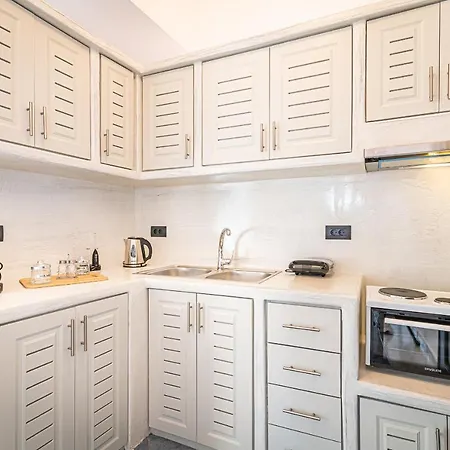 Rhenea Apartment Imerovigli (Santorini)