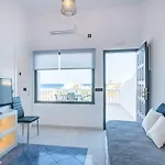 Rhenea Lägenhet Imerovigli (Santorini)