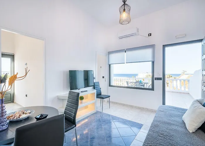 Rhenea * Imerovigli (Santorini)